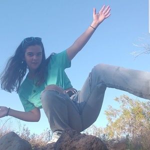 Meet your Posher, Ella